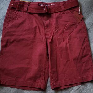 Shorts Men's 32  dark red shorts w/belt Mossimo Chino NWT